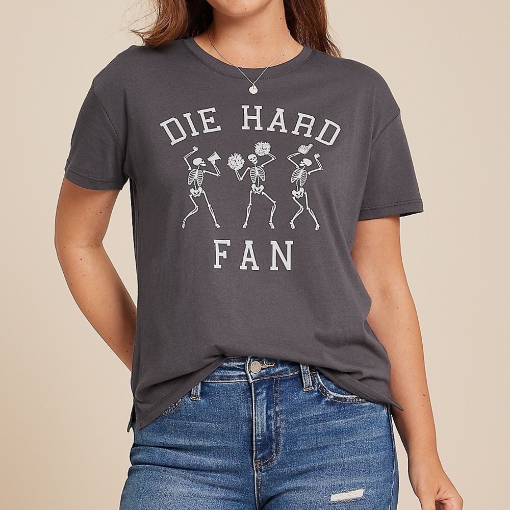 Maurices Die Hard Fan Skeleton Graphic Tee Charcoal Grey Spooky Grunge T-Shirt - Picture 1 of 7